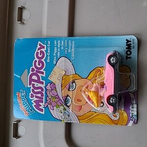 Vintage 1983 TOMY Miss Piggy Morgan Convertible Die-Cast Car Muppets No. 4530MOC
